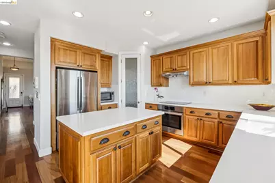 214 Seaview Dr, Richmond, CA 94801 - Photo 19