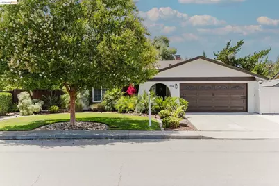 220 Yosemite Dr, Livermore, CA 94551 - Photo 3
