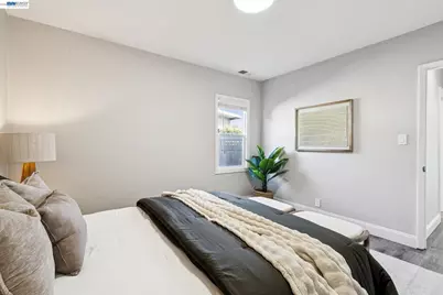 9935 Voltaire Ave, Oakland, CA 94603 - Photo 17