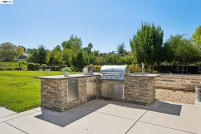 2215 Westbridge Ln, Pleasanton, CA 94566 - Photo 53
