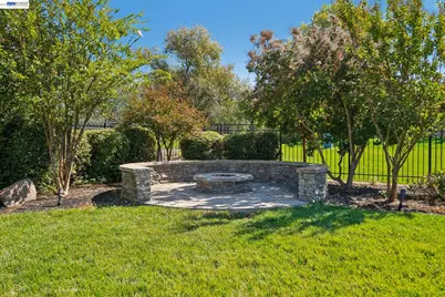 2215 Westbridge Ln, Pleasanton, CA 94566 - Photo 57
