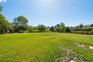 2215 Westbridge Ln, Pleasanton, CA 94566 - Photo 61