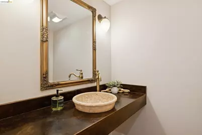77 Ironwood, Oakland, CA 94605 - Photo 17