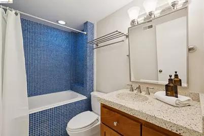 77 Ironwood, Oakland, CA 94605 - Photo 31