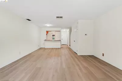 1501 Parkwood Pl, Concord, CA 94521 - Photo 7