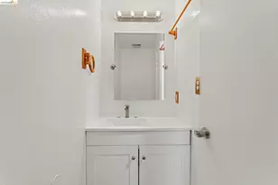 1501 Parkwood Pl, Concord, CA 94521 - Photo 9