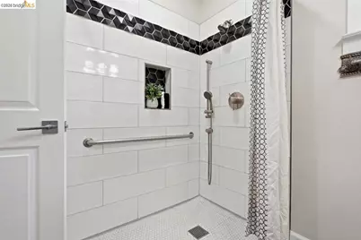 2840 Stanton St, Berkeley, CA 94702 - Photo 37