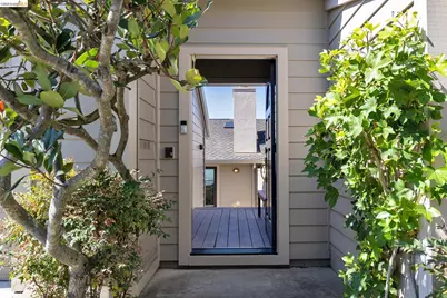 8 Clipper Hl, Oakland, CA 94618 - Photo 63