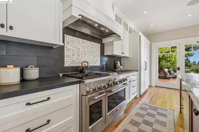 1089 Clarendon Cres, Oakland, CA 94610 - Photo 21