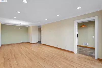 2137 Otis Dr #305, Alameda, CA 94501 - Photo 7