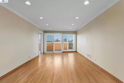 2137 Otis Dr #305, Alameda, CA 94501 - Photo 5