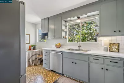 1016 Norwood Ave, Oakland, CA 94610 - Photo 31