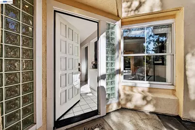 169 Diapian Bay, Alameda, CA 94502 - Photo 5