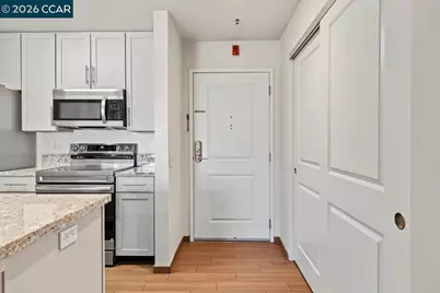 6400 Christie Ave #2221, Emeryville, CA 94608 - Photo 3