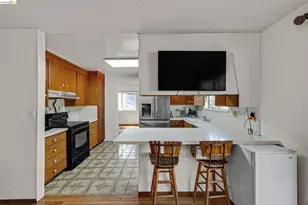 6501 Oakwood Dr, Oakland, CA 94611 - Photo 7