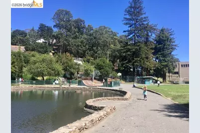6501 Oakwood Dr, Oakland, CA 94611 - Photo 27