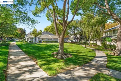 7335 Stonedale Dr, Pleasanton, CA 94588 - Photo 31