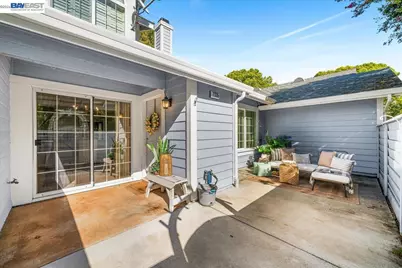 7335 Stonedale Dr, Pleasanton, CA 94588 - Photo 11