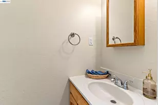 2456 Oliver Dr, Hayward, CA 94545 - Photo 21