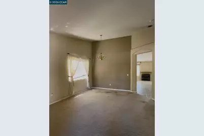 526 Woodcrest Dr, Vacaville, CA 95688 - Photo 3
