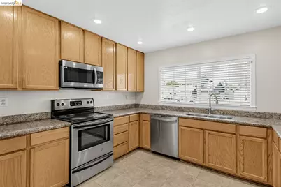 6588 Jade Ct, Rohnert Park, CA 94928 - Photo 3