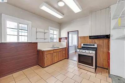 2711 13th Ave, Oakland, CA 94606 - Photo 11