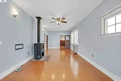 2711 13th Ave, Oakland, CA 94606 - Photo 7