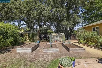 3043 Vessing Rd, Pleasant Hill, CA 94523 - Photo 23