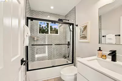 476 Creighton Way, Oakland, CA 94619 - Photo 35
