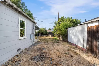 2623 Ensenada Way, Sacramento, CA 95815 - Photo 35