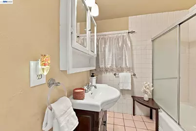 22730 Souza Ct, Hayward, CA 94541 - Photo 29
