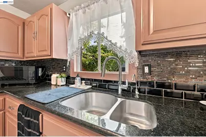 22730 Souza Ct, Hayward, CA 94541 - Photo 9