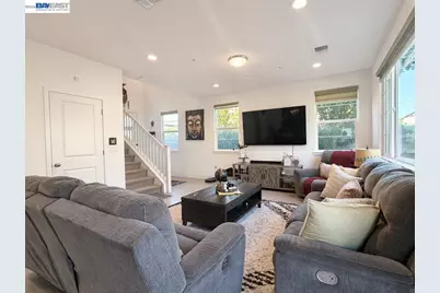 1658 Gobind Blvd, Mountain House, CA 95391 - Photo 5