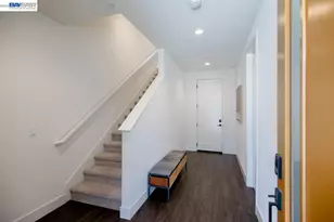 2042 Halo Ln, Alameda, CA 94501 - Photo 5