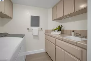 19475 Mt Jasper Dr, Castro Valley, CA 94552 - Photo 43