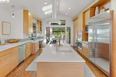 2920 Avalon Ave, Berkeley, CA 94705 - Photo 17
