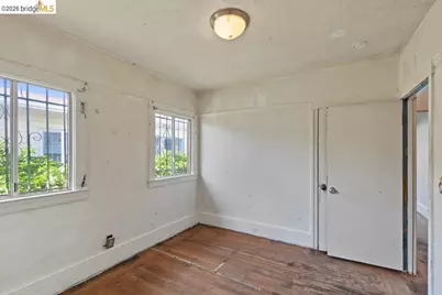 6001 Holway St, Oakland, CA 94621 - Photo 27