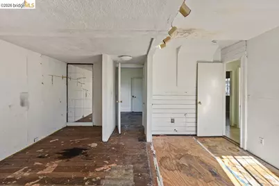 6001 Holway St, Oakland, CA 94621 - Photo 29