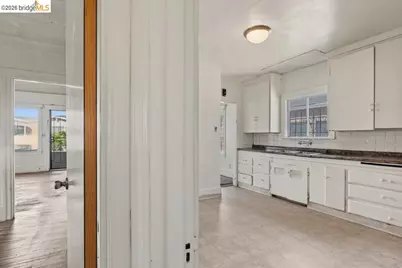 6001 Holway St, Oakland, CA 94621 - Photo 19