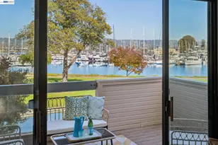 27 Courageous Ct, Alameda, CA 94501 - Photo 15