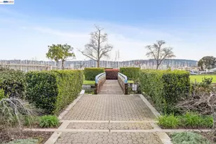 27 Courageous Ct, Alameda, CA 94501 - Photo 67