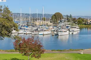 27 Courageous Ct, Alameda, CA 94501 - Photo 37