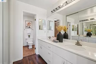 27 Courageous Ct, Alameda, CA 94501 - Photo 29