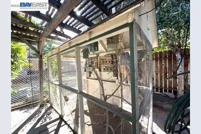 3740 Roundhill Dr, Pittsburg, CA 94565 - Photo 31