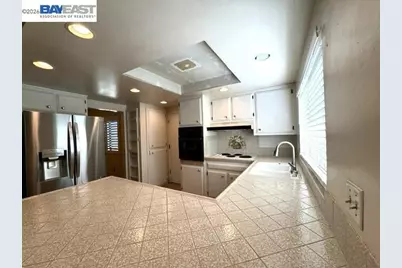 3740 Roundhill Dr, Pittsburg, CA 94565 - Photo 15