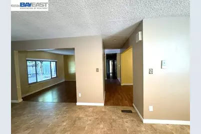 3740 Roundhill Dr, Pittsburg, CA 94565 - Photo 9