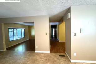 3740 Roundhill Dr, Pittsburg, CA 94565 - Photo 9