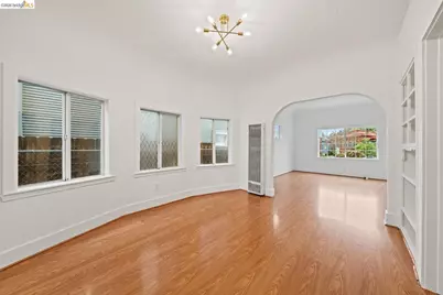 5812 Dover St, Oakland, CA 94609 - Photo 9