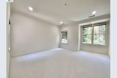 19 Edgewood Pl, Belmont, CA 94002 - Photo 11