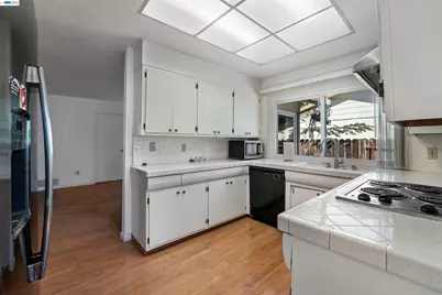 7516 Dorchester Way, Stockton, CA 95207 - Photo 25